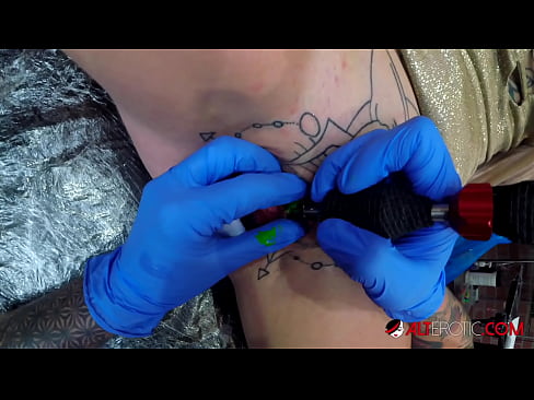 ❤️ Äärimmäisen tatuoitu hottie Sully Savage sai tatuoinnin klitorikseen ️ Anaalivideo at porn fi.sexarxiv.ru ﹏