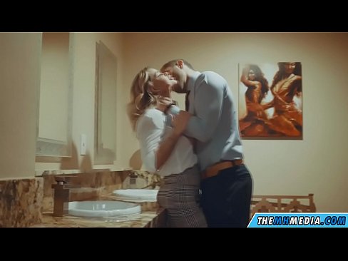❤️ Kun povekas blondi viettelee sinut julkisessa vessassa ️ Anaalivideo at porn fi.sexarxiv.ru ﹏